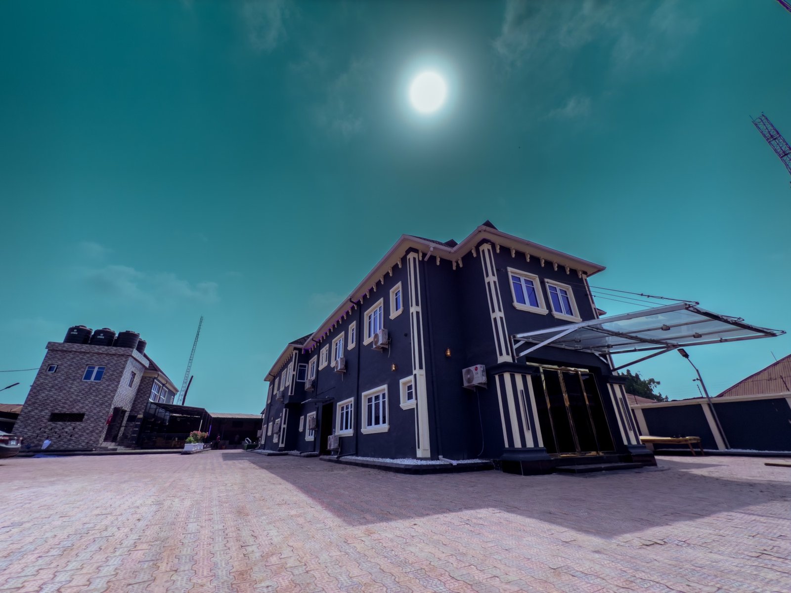 The Westerners Hotel